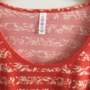 LuLaRoe Tops - Lularoe Large Perfect Tee Coral with Flower Print LuLaRoe Tops - Lularoe Large Perfect Tee Coral with Flower Print